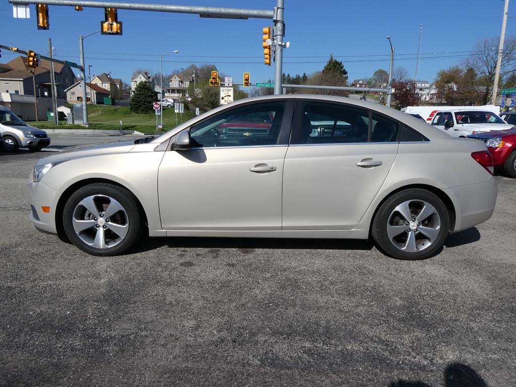 Jefferson Auto - Vehicle -2011 CHEVROLET CRUZE LT w/1FL