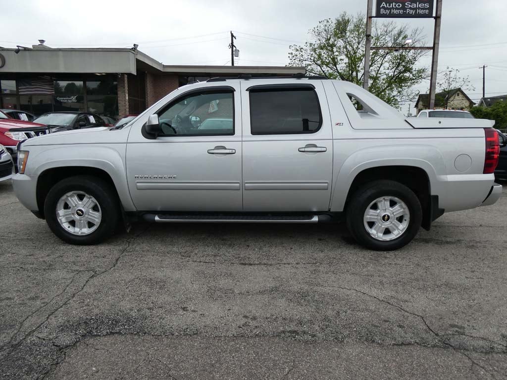 Jefferson Auto - Vehicle -2011 CHEVROLET AVALANCHE LT1