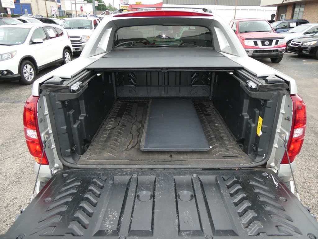 Jefferson Auto - Vehicle -2011 CHEVROLET AVALANCHE LT1