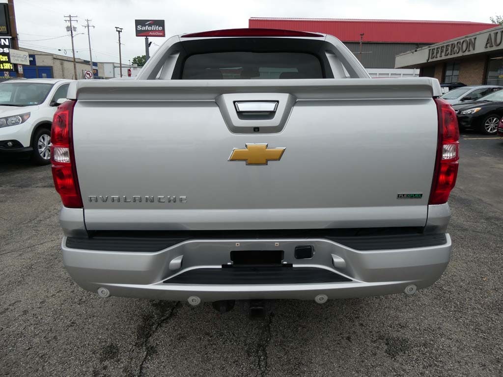 Jefferson Auto - Vehicle -2011 CHEVROLET AVALANCHE LT1
