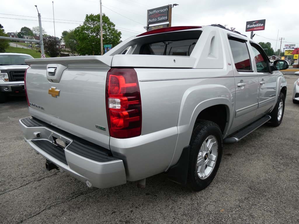 Jefferson Auto - Vehicle -2011 CHEVROLET AVALANCHE LT1