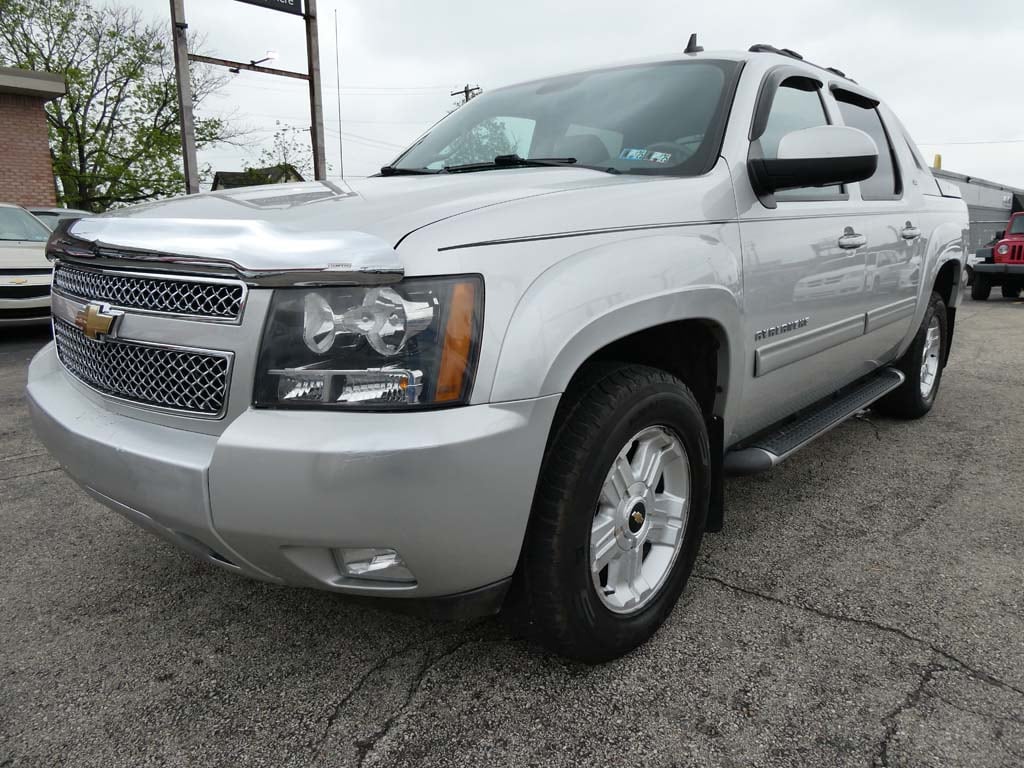 Jefferson Auto - Vehicle -2011 CHEVROLET AVALANCHE LT1